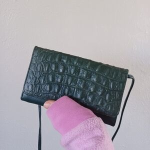 Small Green Crocodile-Embossed Women's Crossbody Wallet Bag